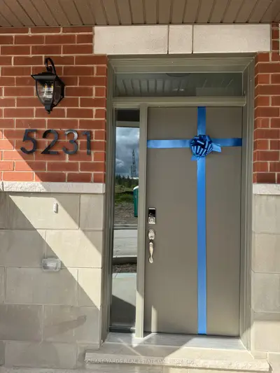 Att/Row/Townhouse in Mississauga