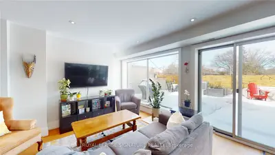 2920 Bloor Street W A, Toronto W08, On M8x 1b6