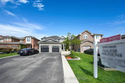 Semi-Detached in Mississauga