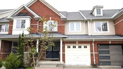 Att/Row/Townhouse in Burlington