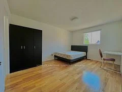 654 Dinsmore Court Room 1, Mississauga, On L5r 3g4