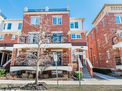 Condo Townhouse in Oakville
