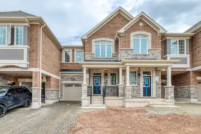 Att/Row/Townhouse in Oakville