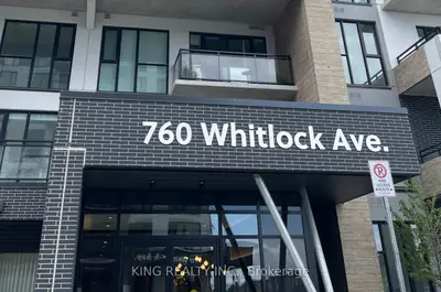 Condo Apartment in Milton