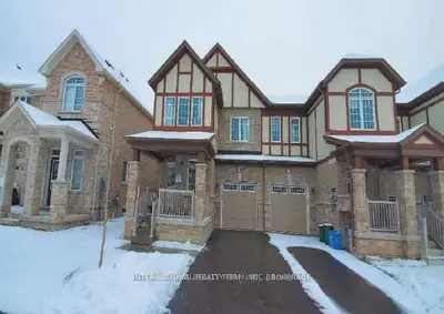 Att/Row/Townhouse in Milton