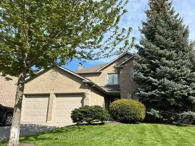 Detached in Oakville