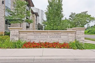 570 Lolita Gardens 203, Mississauga, On L5a 0a1