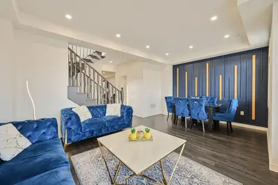 469 Dundas Street E, Oakville, On L6h 3p4