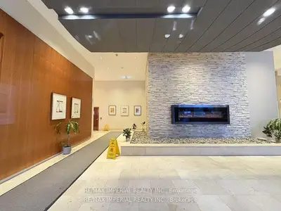 Condo Apartment in Mississauga