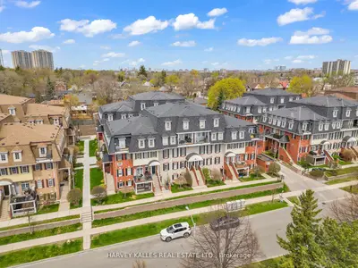Condo Townhouse in Toronto