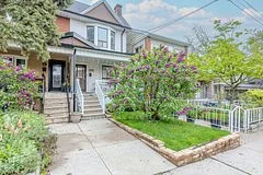 425 Bartlett Avenue 2nd floor, Toronto W02, ON M6H 3G8