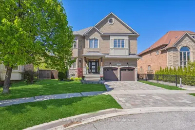Detached in Oakville