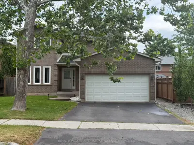 Lower Level in Oakville