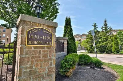 1440 Bishops Gate 402, Oakville, On L6m 4m9