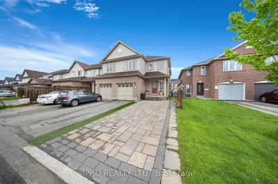 Att/Row/Townhouse in Milton
