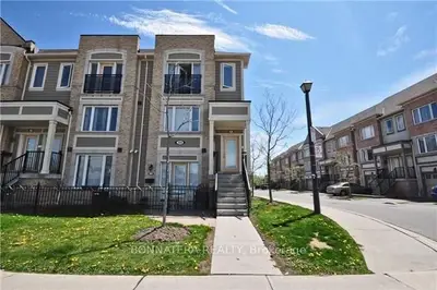 Condo Townhouse in Mississauga