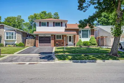Detached in Oakville