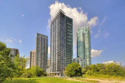 223 Webb Drive 2705, Mississauga, On L5b 0e8