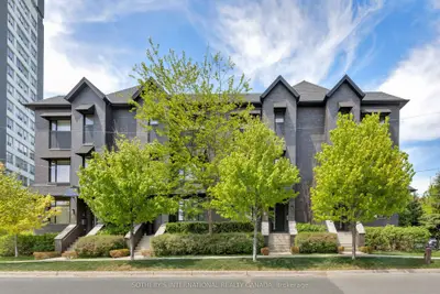 Condo Townhouse in Toronto