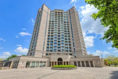 Common Element Condo in Mississauga