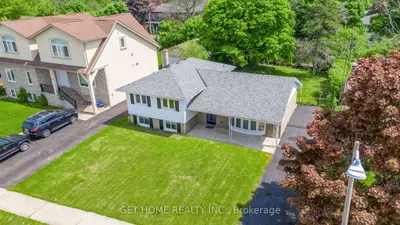 Detached in Oakville