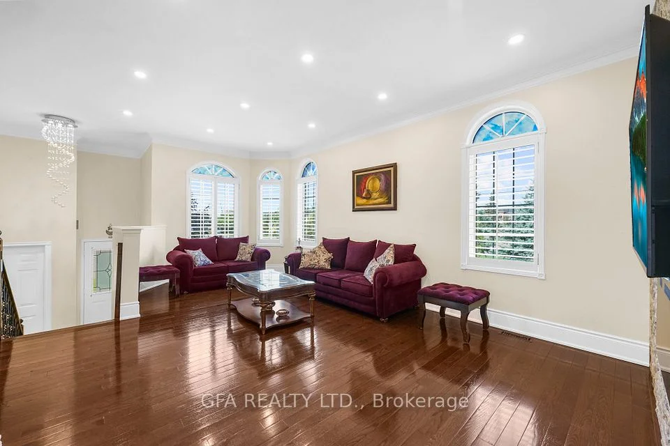 7349 Zinnia Place, Mississauga, On L5w 1k6
