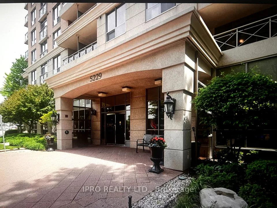 5229 Dundas Street W 1901, Toronto W08, ON M9B 6L9