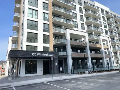 Condo Apartment in Milton
