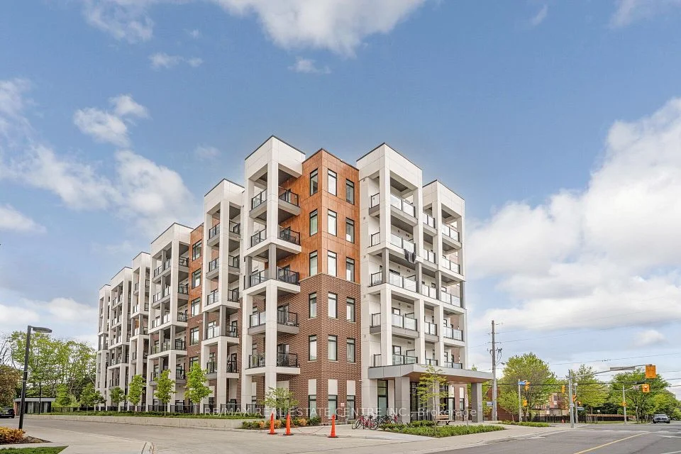 165 Canon Jackson Drive 313, Toronto W04, ON M6M 0C4