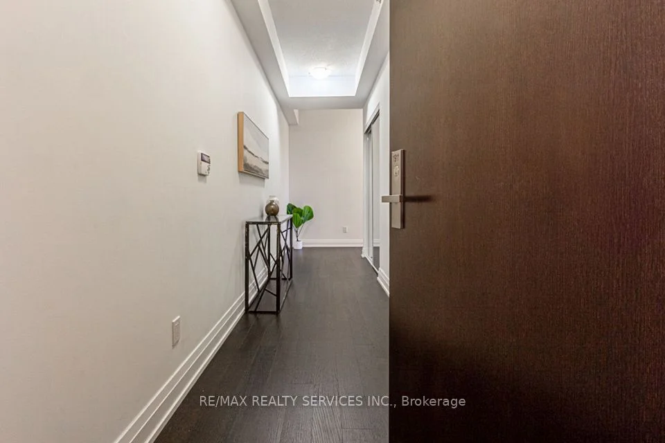 65 Speers Road 1911, Oakville, ON L6K 0J1