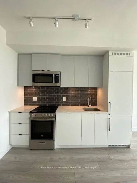 285 Dufferin Street 613, Toronto W01, On M6k 1z7