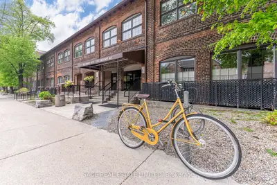 Condo Apartment in Toronto