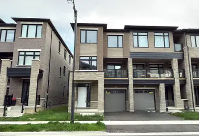 Att/Row/Townhouse in Milton