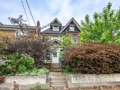 Triplex in Toronto
