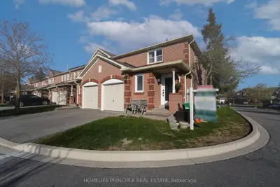Condo Townhouse in Caledon