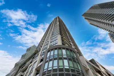 Condo Apartment in Mississauga