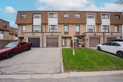 Condo Townhouse in Brampton