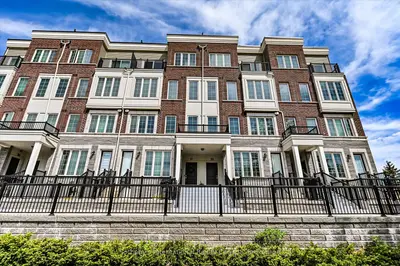Condo Townhouse in Oakville