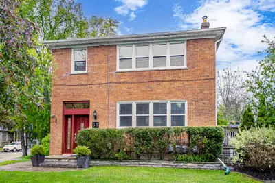 Triplex in Mississauga