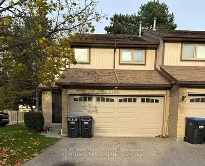 Condo Townhouse in Mississauga