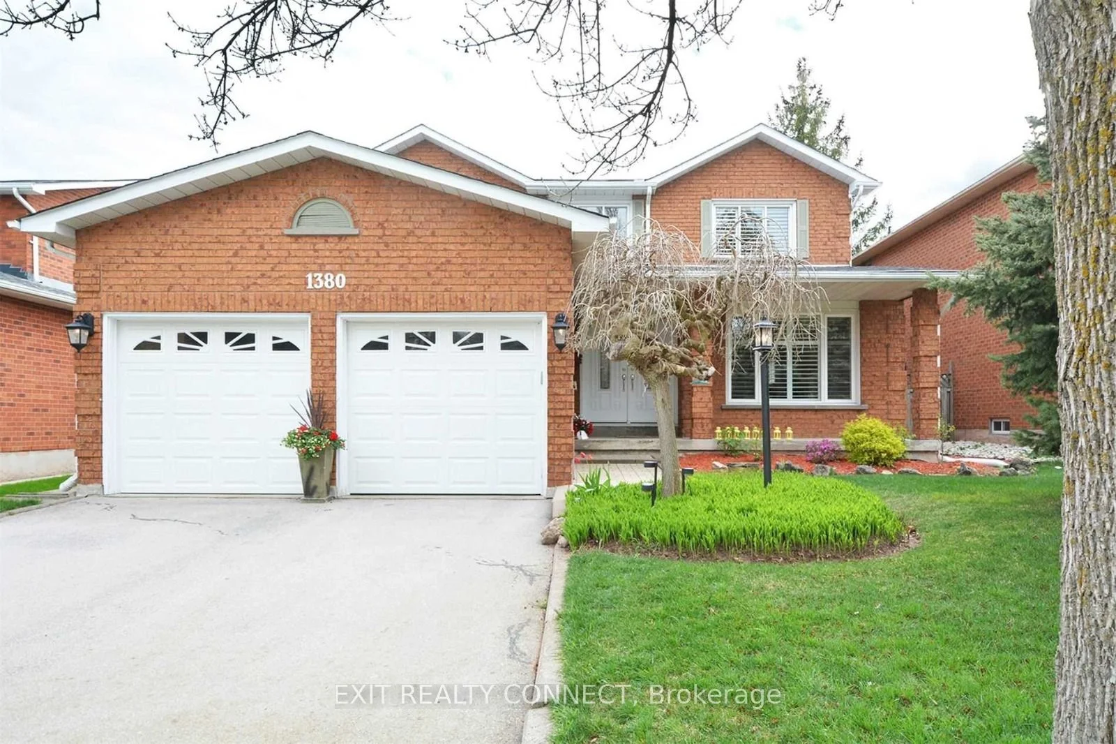 1380 Windrush Drive, Oakville, ON L6M 1W8