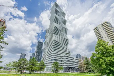 Condo Apartment in Mississauga