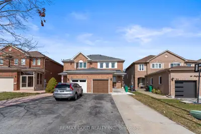 Semi-Detached in Brampton