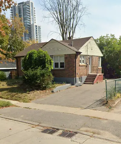 Detached in Brampton