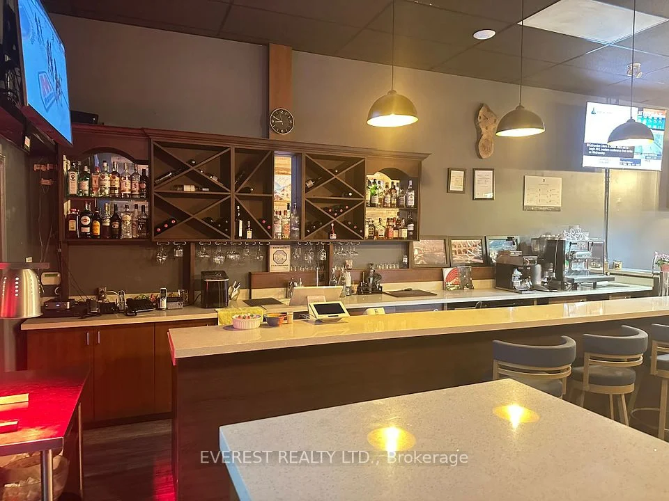 1077 North Service Road 11, Mississauga, ON L5A 3M2