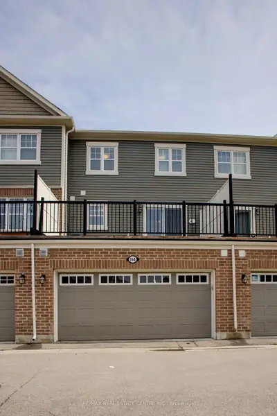 Att/Row/Townhouse in Milton