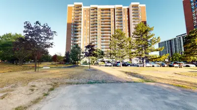 Condo Apartment in Brampton