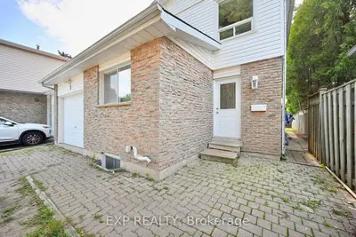 Detached Condo in Mississauga