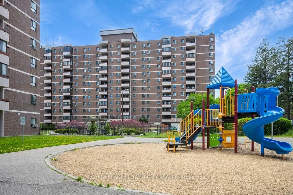 1615 Bloor Street 207, Mississauga, ON L4X 1S2
