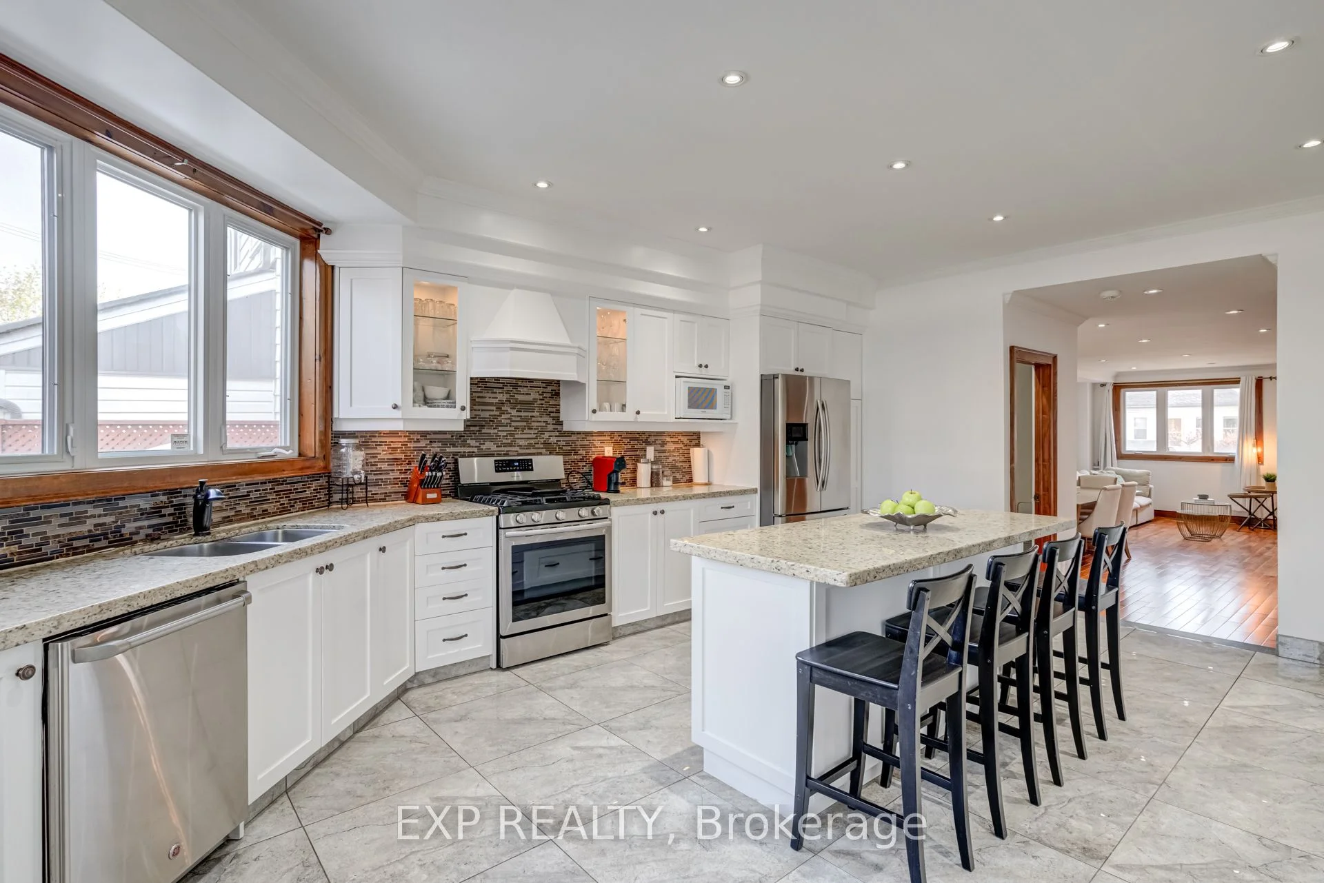 133 Brownville Avenue, Toronto W04, On M6n 4l2
